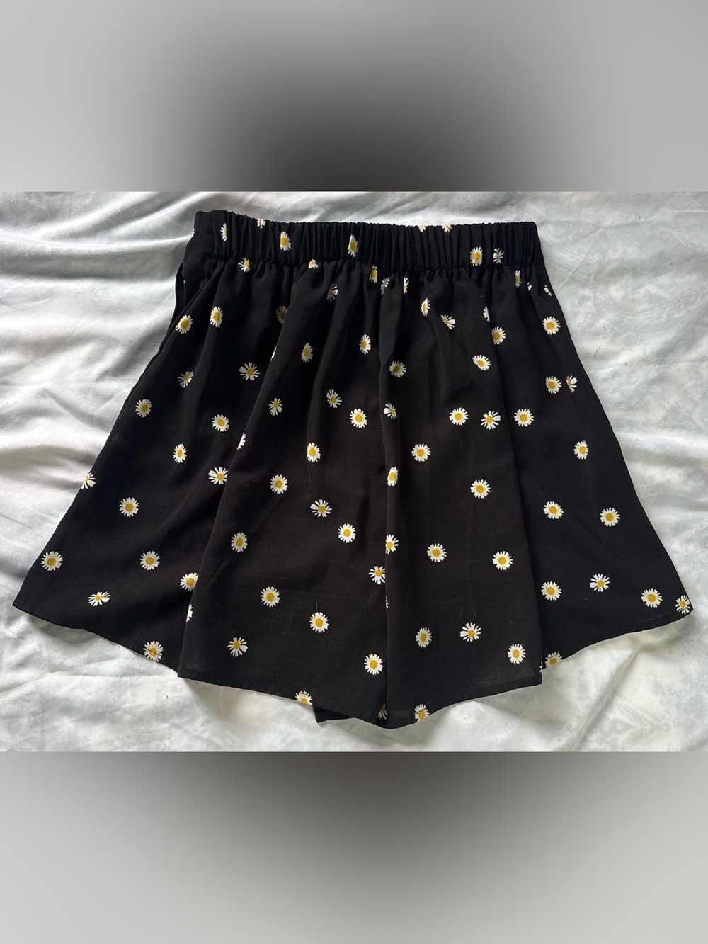 Daisy Print Black Wrap Skort - Picture 4 of 5